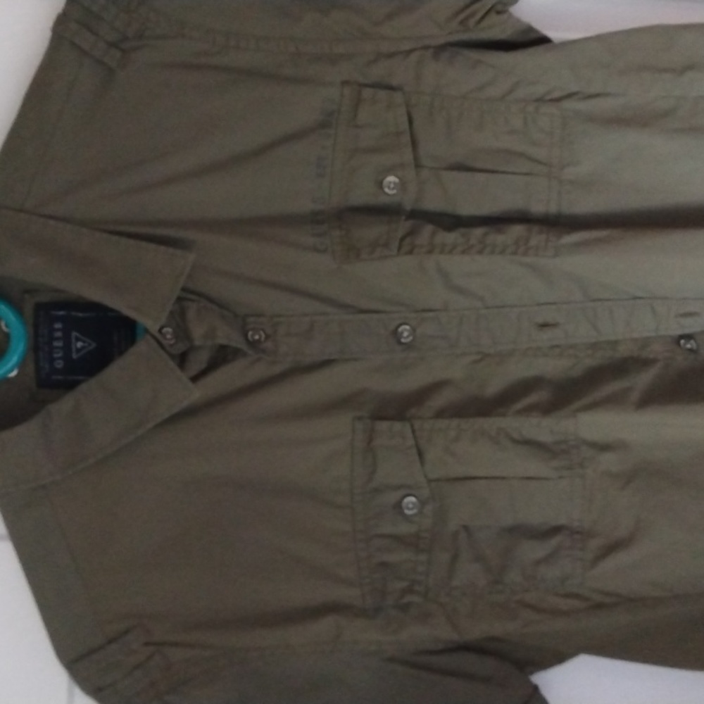 Men's GUESS button down SS mens Size Medium Slim Fit Shirt in Military Green - Picture 4 of 9